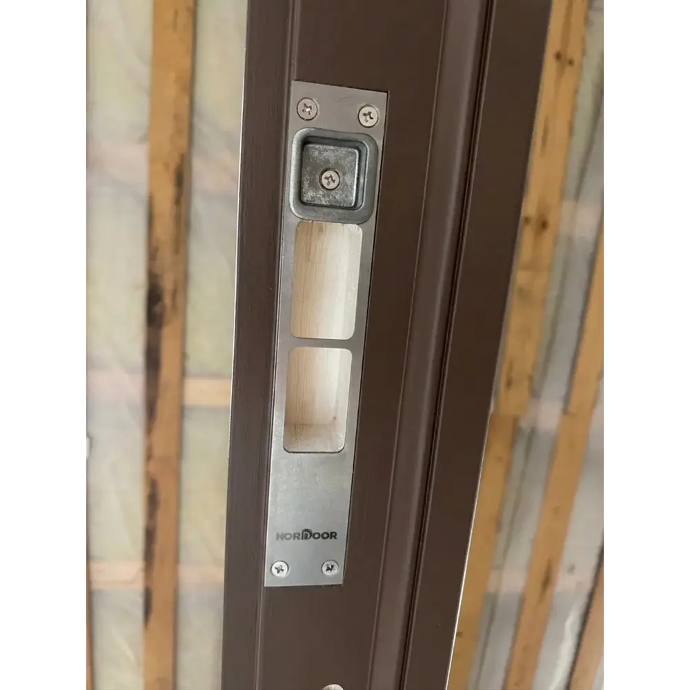 Морозостойкая входная утепленная дверь из дерева для коттеджа Grand Wood G3 207x86см правый цвет коричневый RAL 8017 в Новочебоксарске — изображение 4