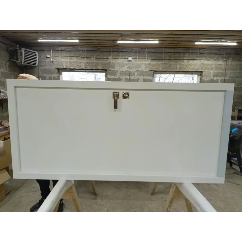 Морозостойкая входная утепленная дверь из дерева для коттеджа Grand Wood G41 207x86см правый цвет белый RAL 9003 в Новочебоксарске — изображение 2